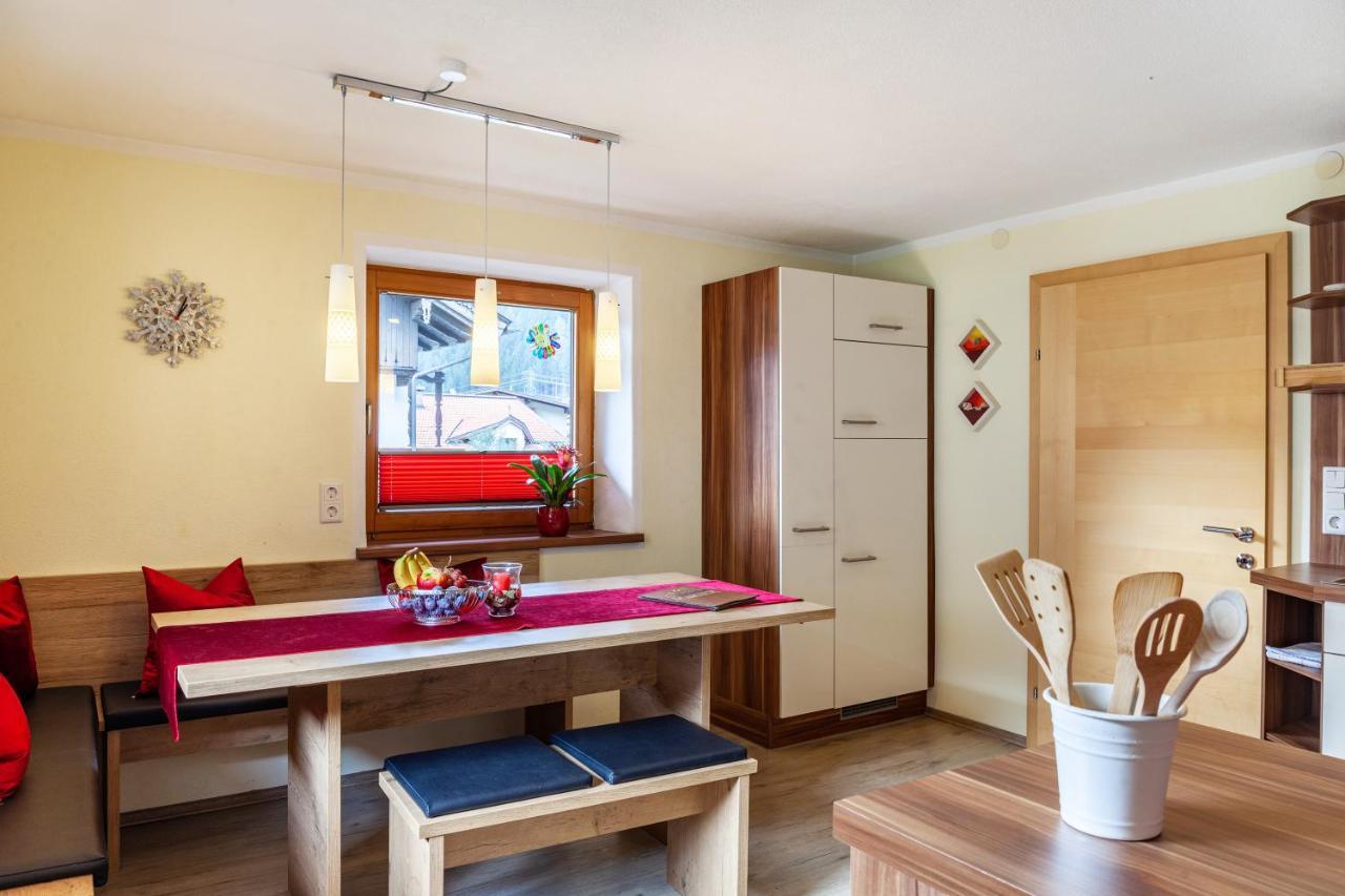 Ferienwohnung Galerie Kaiser Майерхофен Екстериор снимка