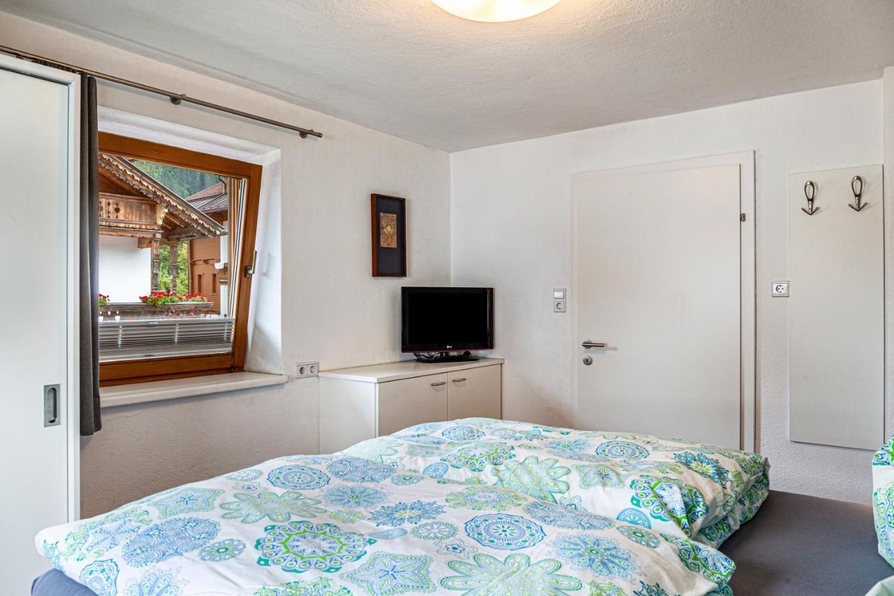 Ferienwohnung Galerie Kaiser Майерхофен Екстериор снимка