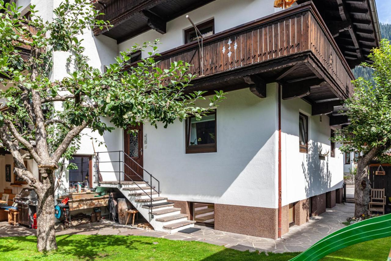 Ferienwohnung Galerie Kaiser Майерхофен Екстериор снимка