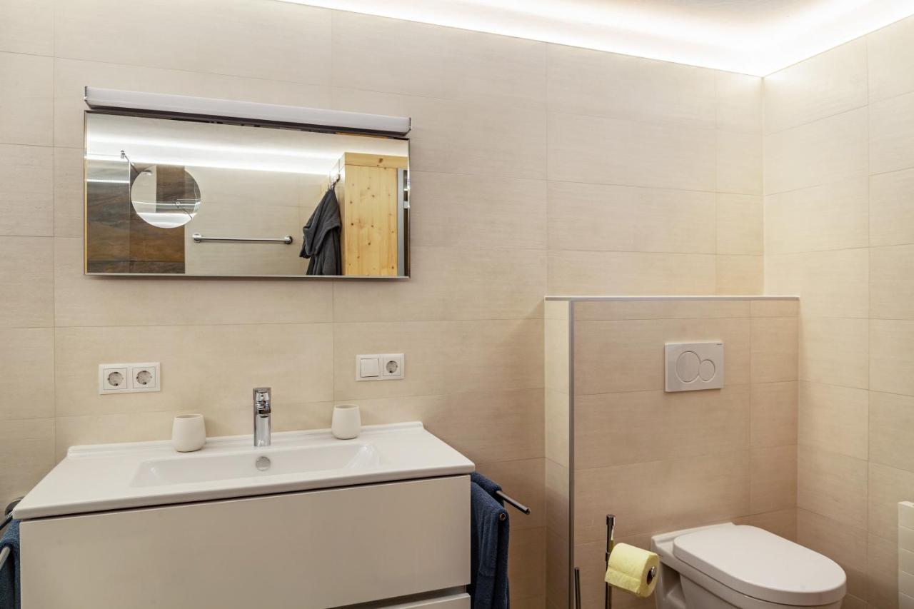 Ferienwohnung Galerie Kaiser Майерхофен Екстериор снимка
