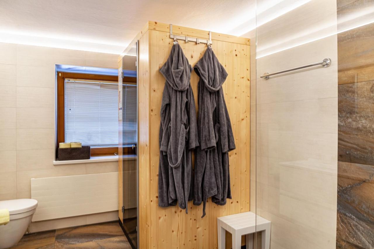 Ferienwohnung Galerie Kaiser Майерхофен Екстериор снимка