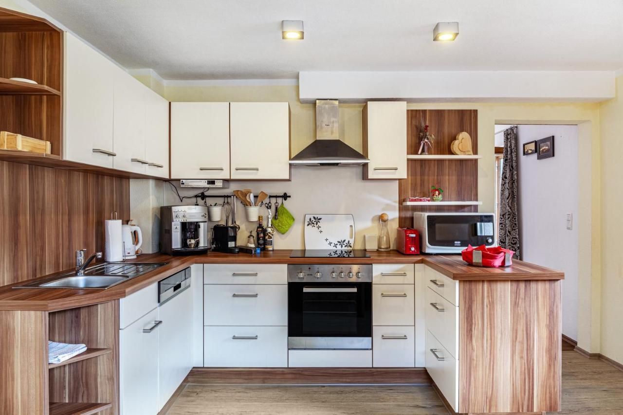 Ferienwohnung Galerie Kaiser Майерхофен Екстериор снимка